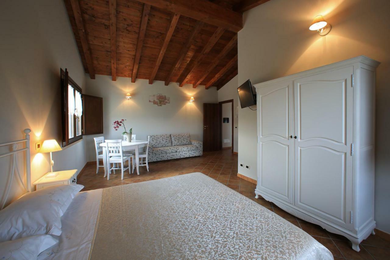 Maison d'hôtes Casale Madeccia à Sonnino Extérieur photo