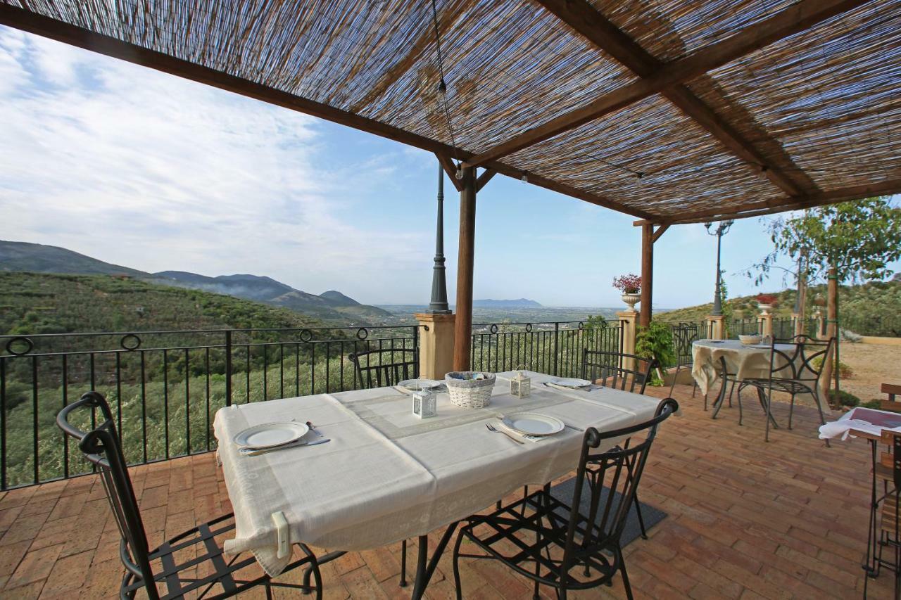 Maison d'hôtes Casale Madeccia à Sonnino Extérieur photo